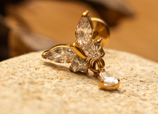 AMARIA – Piercing Papillon en Titane ASTM F - 136 | Ailes Cristal & Goutte Suspendue (Or 18K ou Argent) - Much Elegance