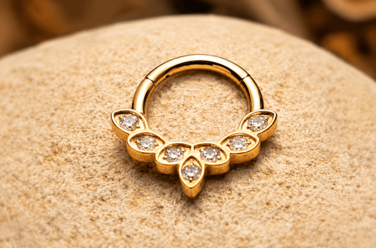 Anneau de piercing en titane ASTM F136 hypoallergénique - ÉCLAT SOLAIRE DAITH - Much Elegance