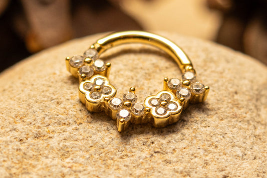 BLOOM DAITH – Piercing Daith & Septum Floral en Argent 925 Plaqué Or 18K - Much Elegance