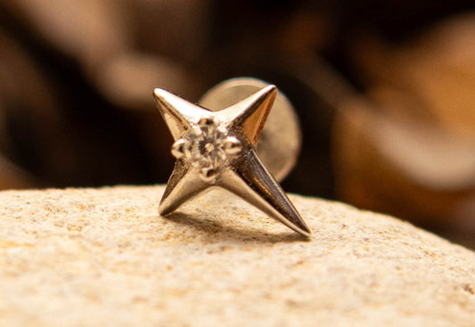 ÉTOILE D'AURA – Piercing étoile en argent 925 plaqué or | Lobe & Cartilage - Much Elegance