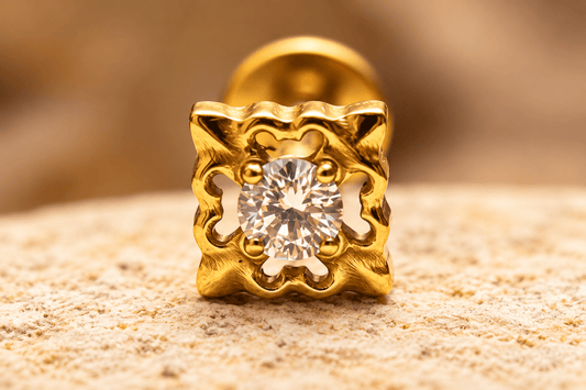 Piercing d’oreille en titane ASTM F136 hypoallergénique - ORÉLIA - Much Elegance
