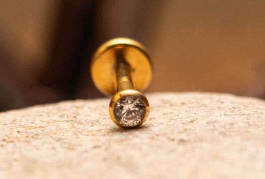 SOLÉA – Piercing Minimaliste en Titane ASTM F - 136 - Much Elegance