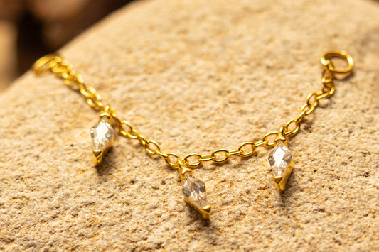 TRIO CRISTAL - Charm d’oreille argent sterling 925 – Chaîne à 3 cristaux - Much Elegance