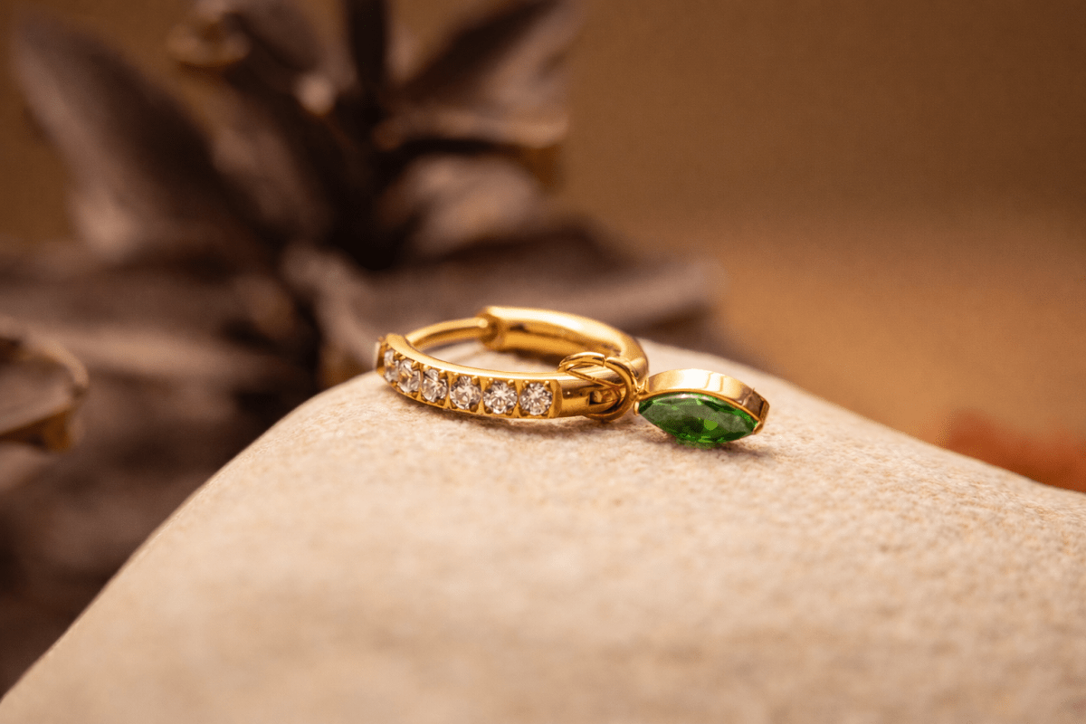 Boucles d’oreilles créoles en titane ASTM F136, dorées PVD & argent sterling 925 - Much Elegance