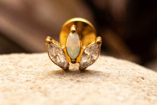 AURÉLIA – Piercing opale et cristaux en titane ASTM F - 136 | Lobe & Cartilage - Much Elegance