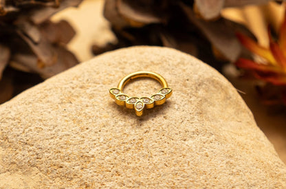 ÉCLAT SOLAIRE DAITH – Anneau de piercing en titane ASTM F136 hypoallergénique - Much Elegance