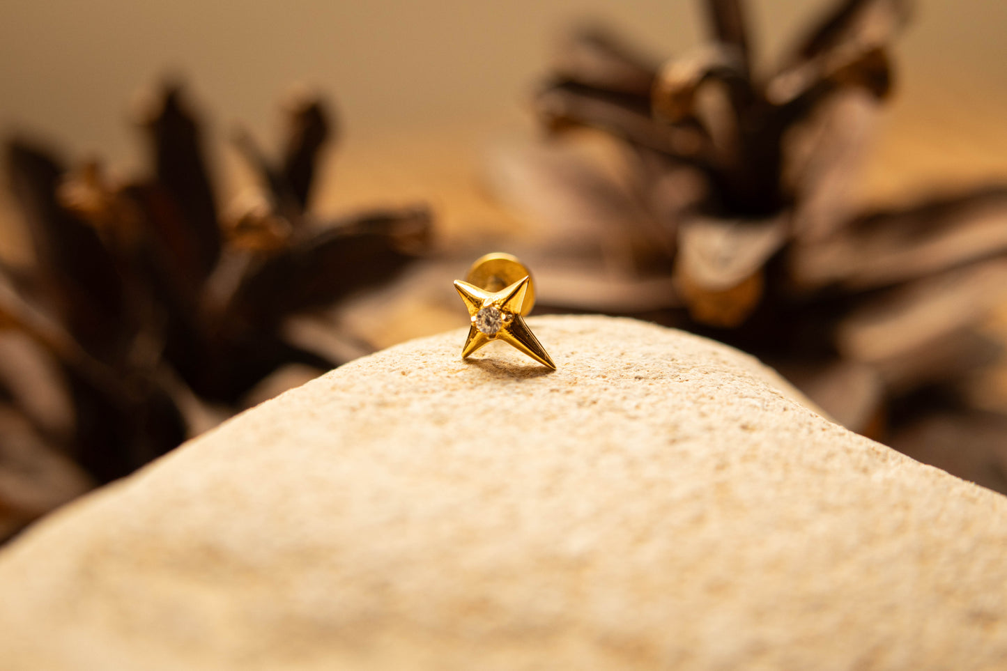 ÉTOILE D'AURA – Piercing étoile en argent 925 plaqué or | Lobe & Cartilage - Much Elegance