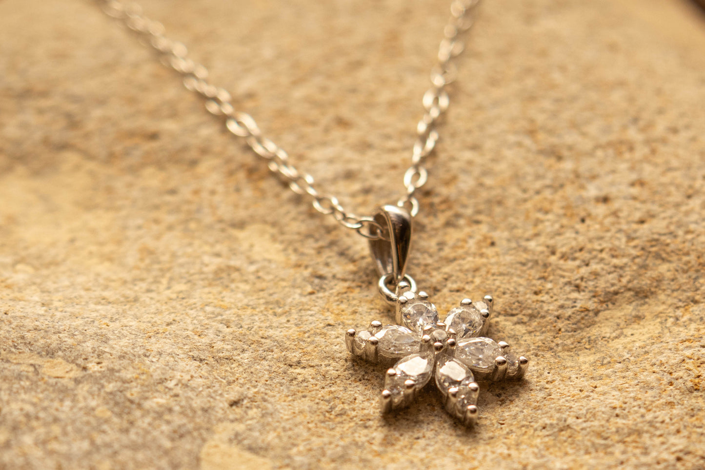 FLEUR DE GIVRE – Collier Argent sterling 925| Pendentif Étoile Cristalline - Much Elegance