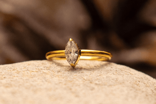 LÉA MARQUISE – Piercing de nez en titane ASTM F136 hypoallergénique - Much Elegance