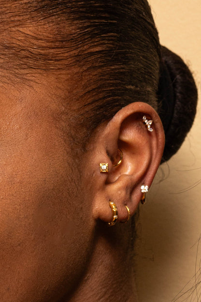 ORÉLIA – Piercing en Titane ASTM F - 136 | Fleur Sculptée & Cristal Étincelant (Or 18K ou Argent) - Much Elegance