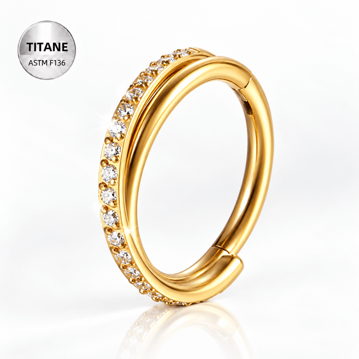 Piercing anneau clicker en titane ASTM F136 serti de pierres - HALÉA - Much Elegance