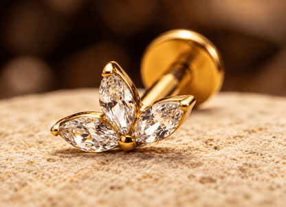 Piercing d’oreille en titane ASTM F136 hypoallergénique - FLORIA - Much Elegance