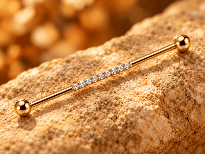 Piercing industriel en titane ASTM F136 à ligne de pierres - LIGNÉA - Much Elegance
