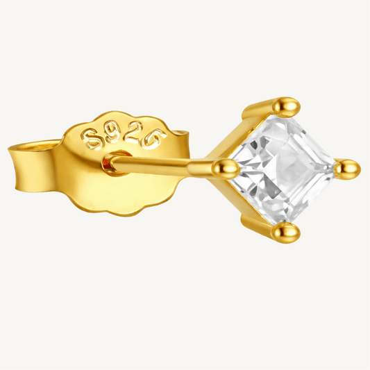 Puce d’oreille en argent 925 et zircon taille princesse - ÉCLAT ROYAL - Much Elegance