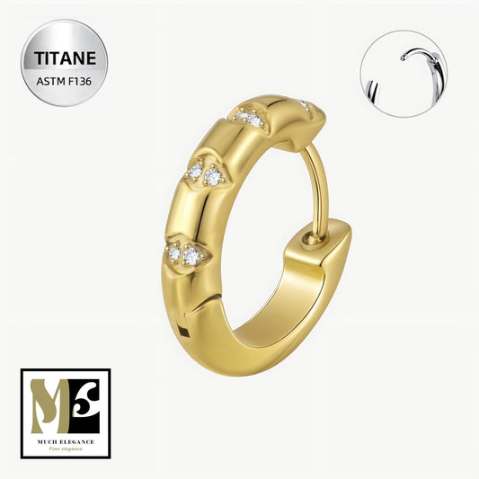 VELIA – Créole Sculptée en Titane ASTM F - 136 | Cristaux Intégrés (Or 18K ou Argent) - Much Elegance